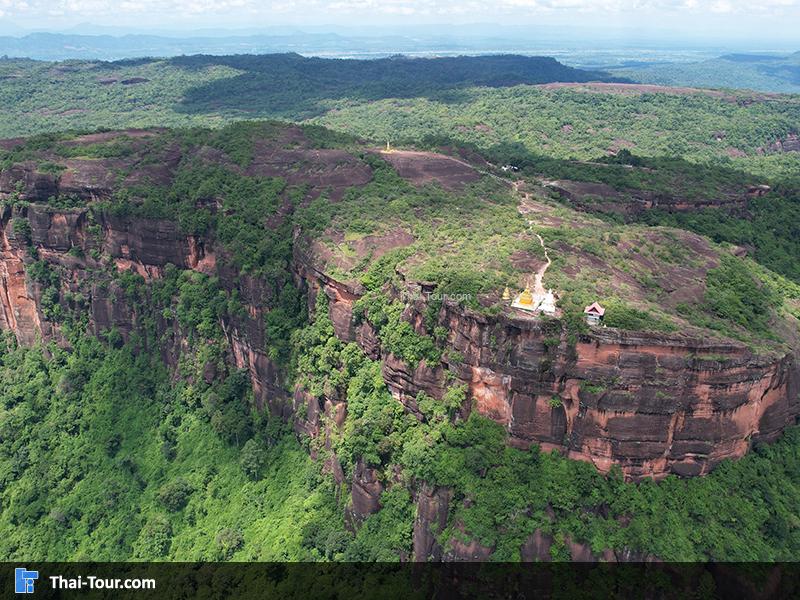 ภาพมุมสูง เจดีย์หลวงปู่เสาร์