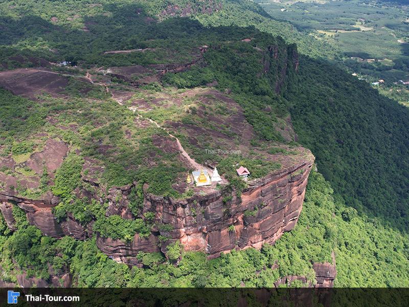 ภาพมุมสูง เจดีย์หลวงปู่เสาร์