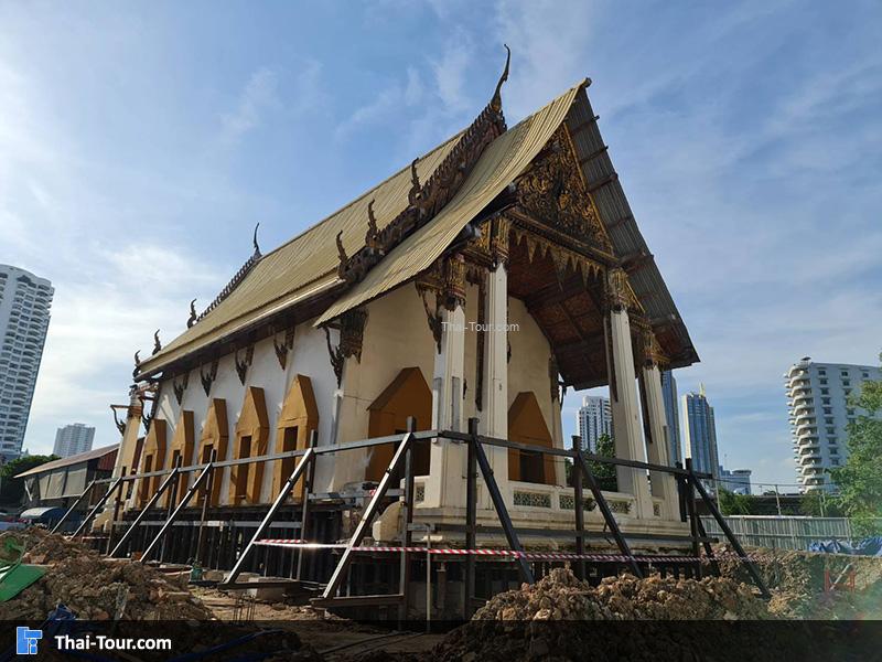 ด้านหน้าวัดยานนาวา