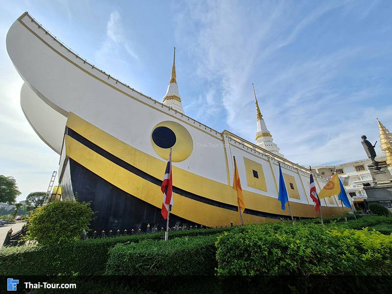 ด้านหน้าวัดยานนาวา