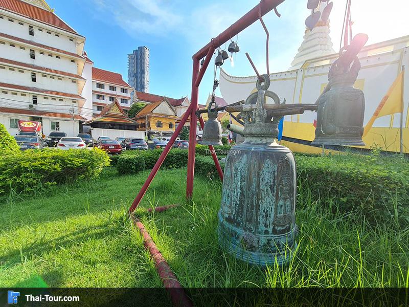 ด้านหน้าวัดยานนาวา