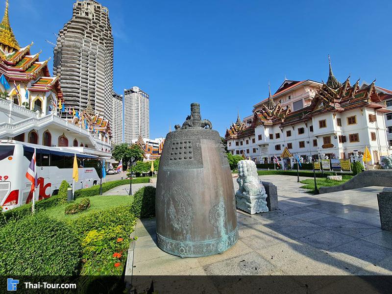 ด้านหน้าวัดยานนาวา