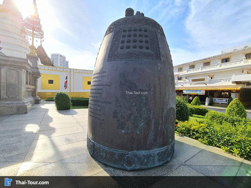 ด้านหน้าวัดยานนาวา