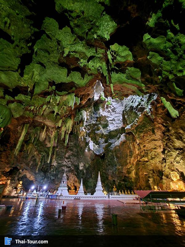 ภายในถ้ำเขาหลวง
