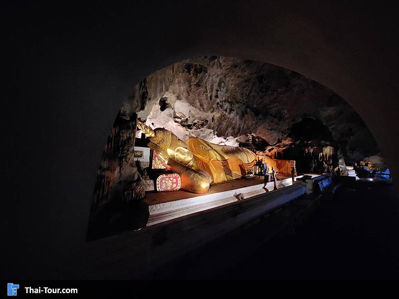 พระนอนภายใน ถ้ำเขาหลวง