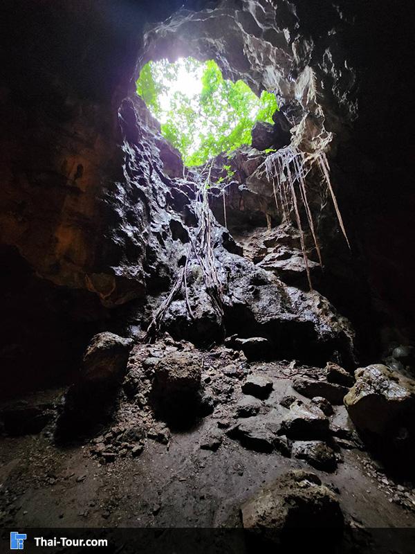 บรรยากาศภายใน ถ้ำเขาหลวง