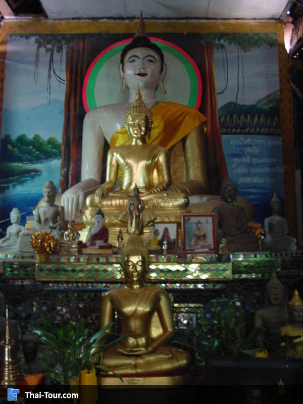 ภายในพระอุโบสถ 