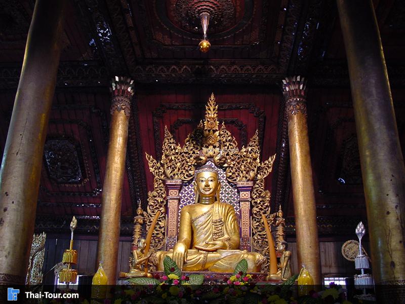 ภายในพระอุโบสถ 