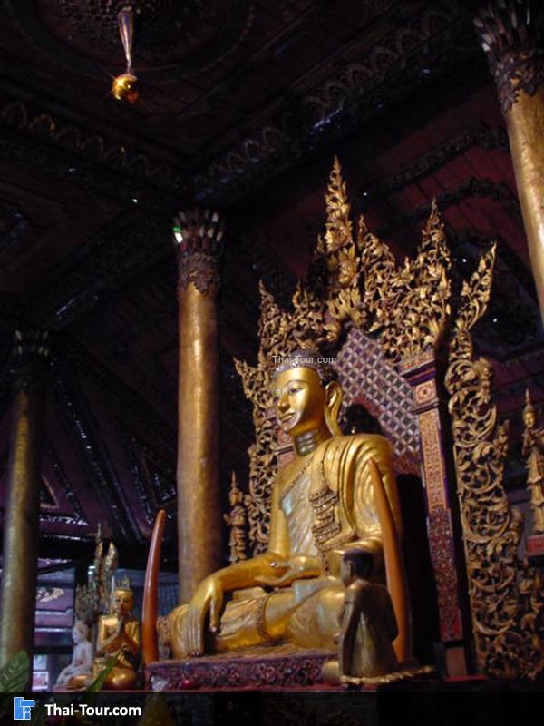 พระพุทธรูปประธาน ปางมารวิชัย ไม้แกะสลักศิลปไทยใหญ่