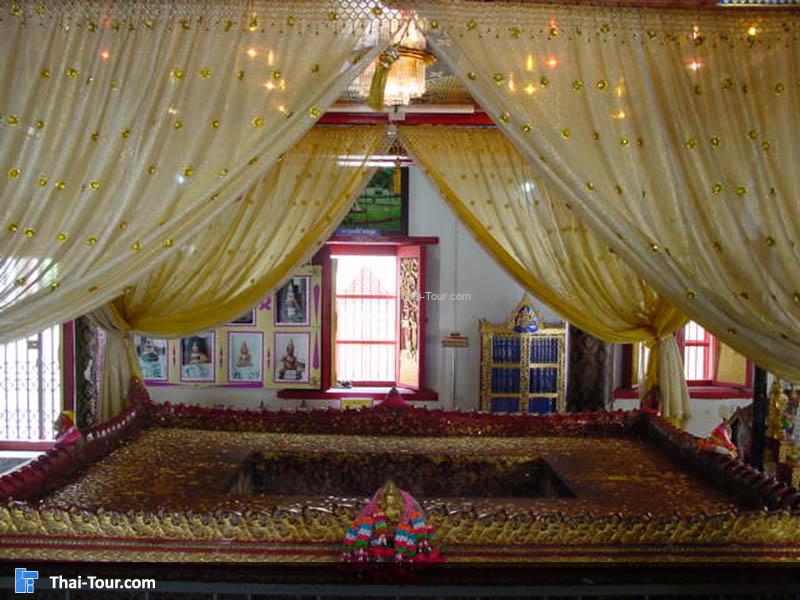 วัดพระแท่นศิลาอาสน์