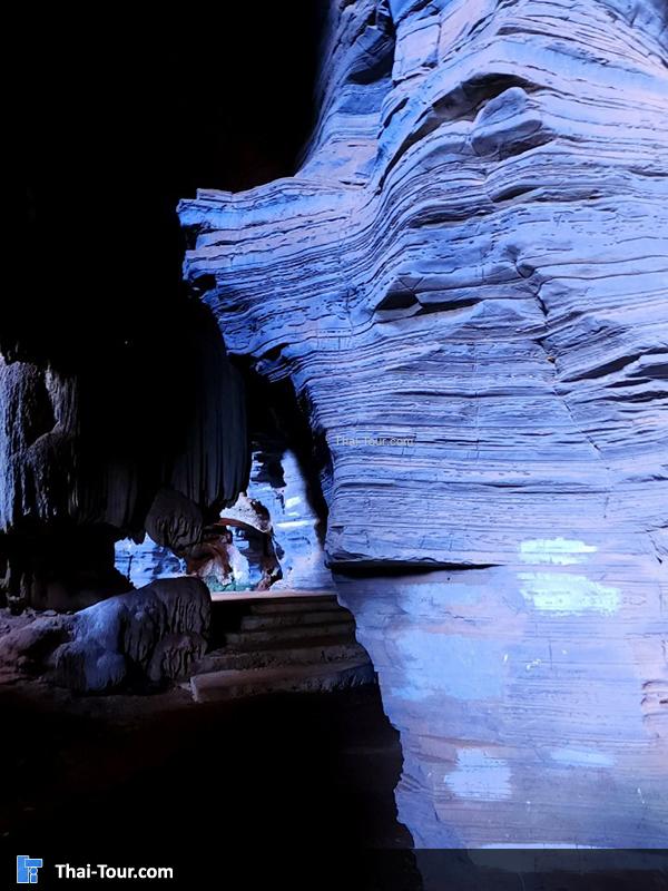 ภายใน ถ้ำสีฟ้า