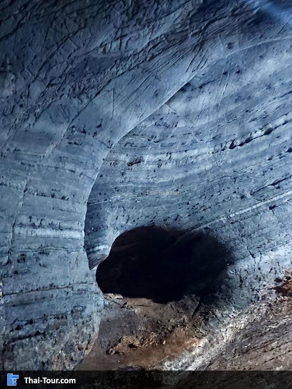 ภายใน ถ้ำสีฟ้า