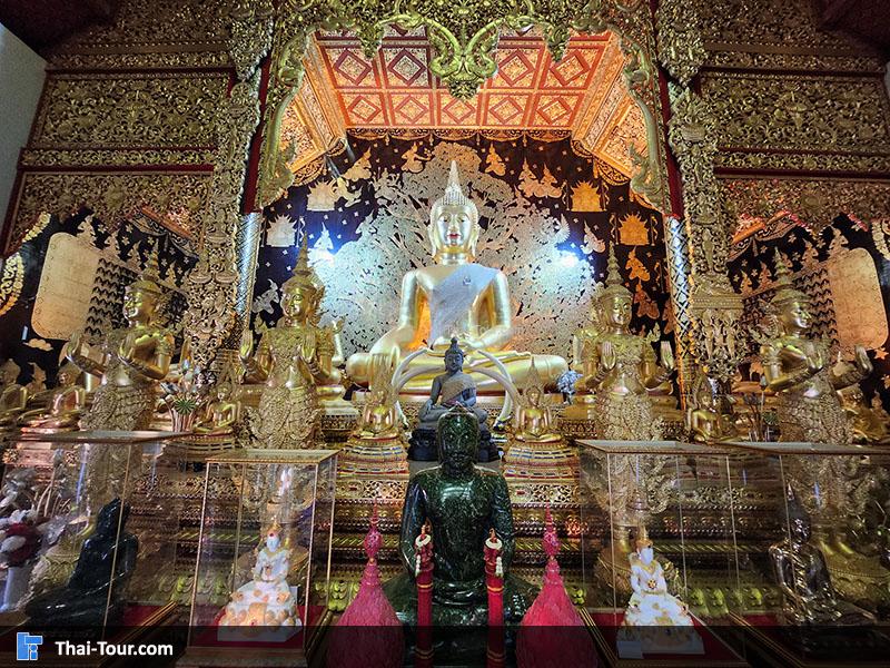 ภายในพระอุโบสถ วัดเด่นสะหลีศรีเมืองแกน