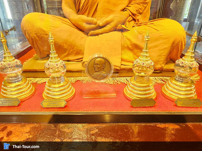 ภายใน วัดเจดีย์หลวงวรวิหาร