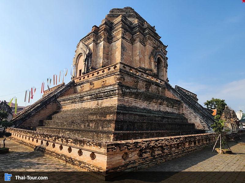 ด้านนอก วัดเจดีย์หลวงวรวิหาร