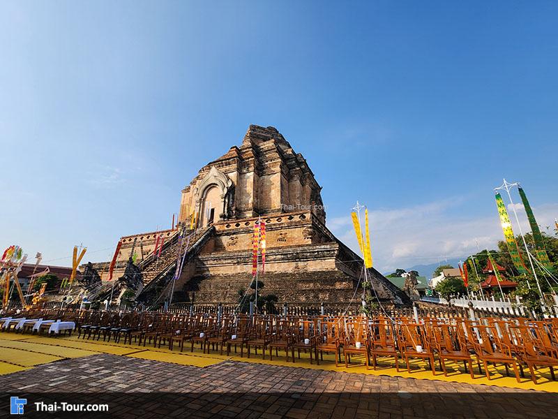 ด้านนอก วัดเจดีย์หลวงวรวิหาร