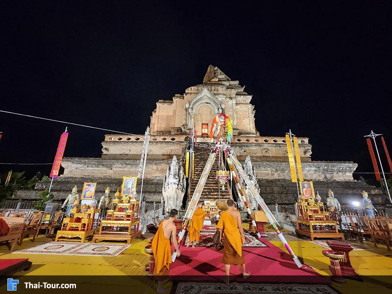 ด้านนอก วัดเจดีย์หลวงวรวิหาร