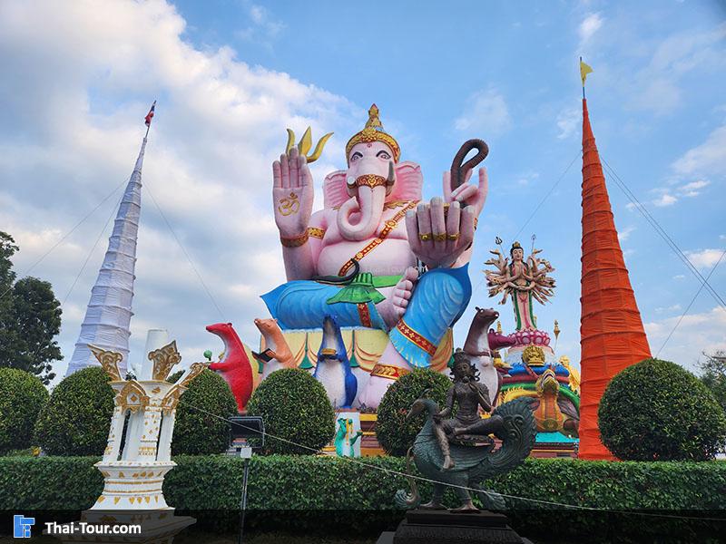 รอบนอก วัดแสงแก้วโพธิญาณ