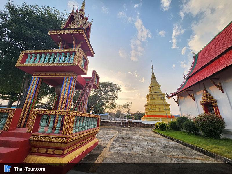 ด้านนอก วัดพระเจ้าทองทิพย์