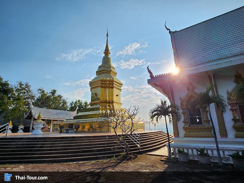 ด้านนอก วัดพระธาตุจอมกิตติ
