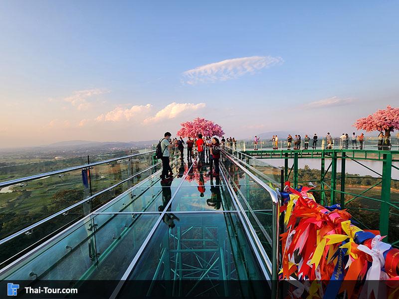 สกายวอล์คผาเงา 3 แผ่นดิน