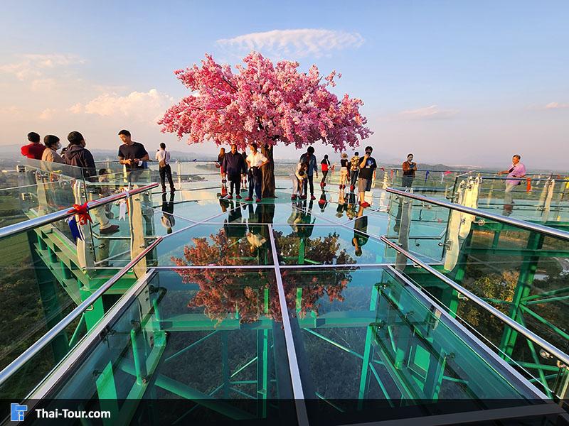 สกายวอล์คผาเงา 3 แผ่นดิน