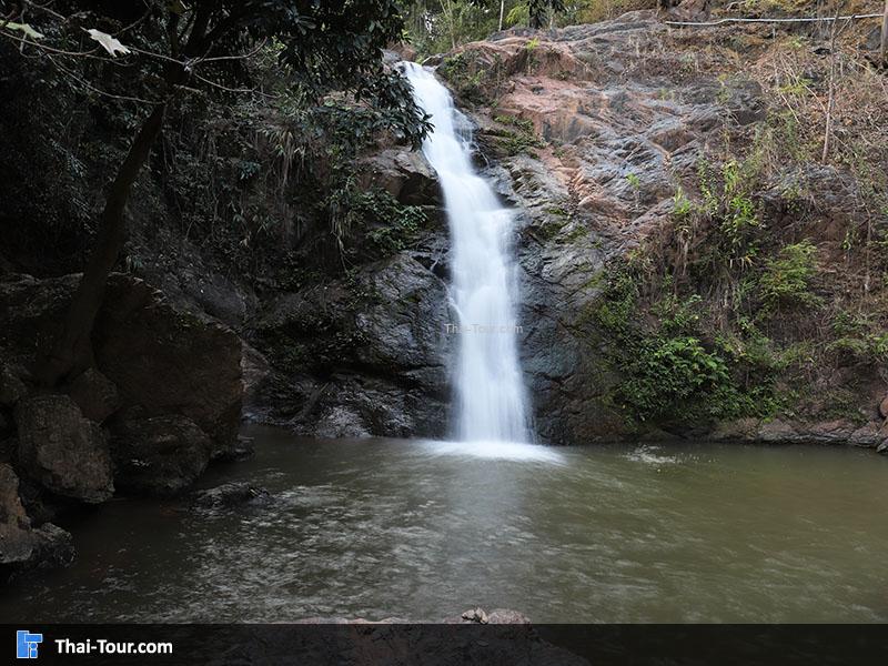 ภาพมุมสูง น้ำตกตาดม่าน