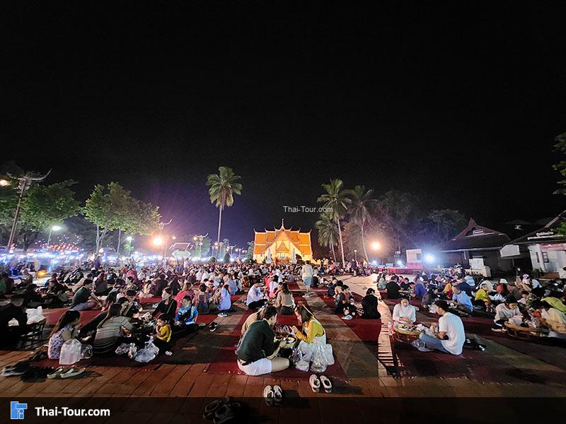 บรรยากาศ ถนนคนเดินน่าน