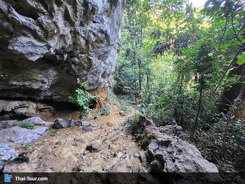 บรรยากาศ วนอุทยานถ้ำผาตูบ