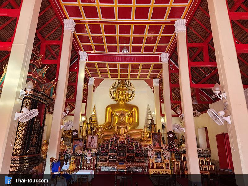 ภายในพระอุโบสถ วัดพญาภู