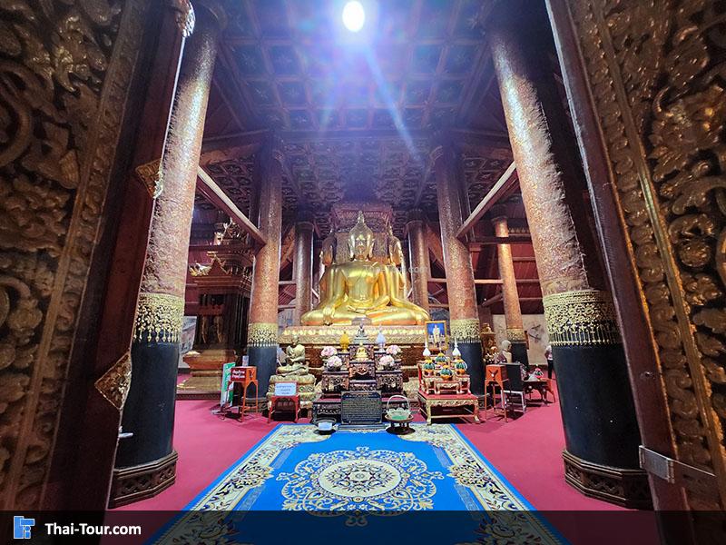 พระประทานภายในพระอุโบสถ