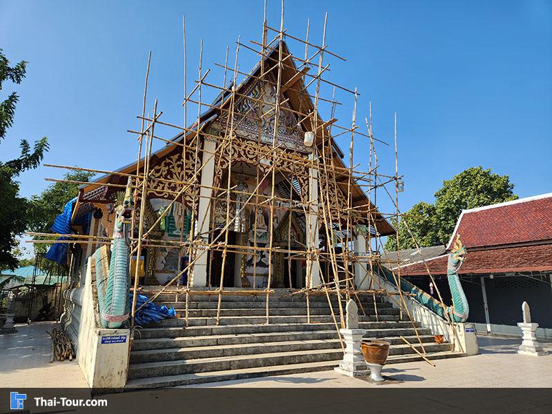 ด้านหน้าวัดมหาโพธิ์ บูรณะ ซ่อมแซม