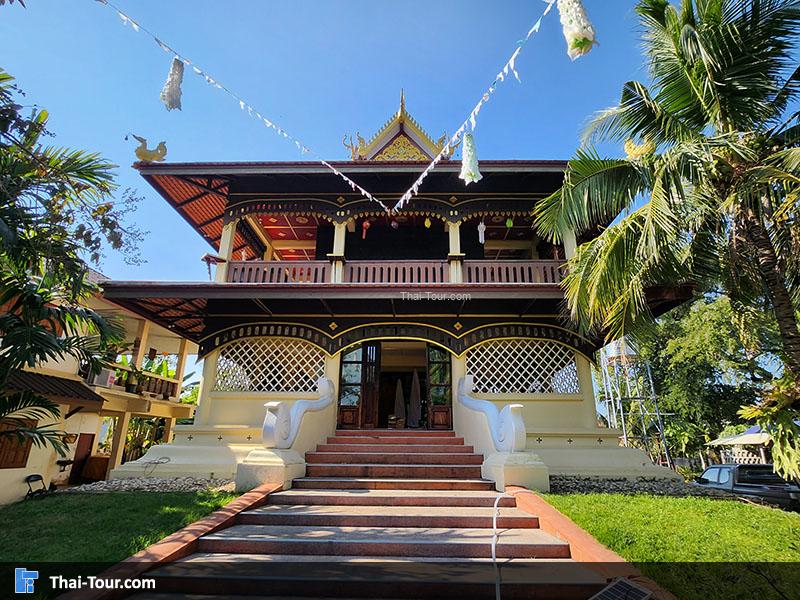 รอบๆ ของ วัดมหาโพธิ์ 