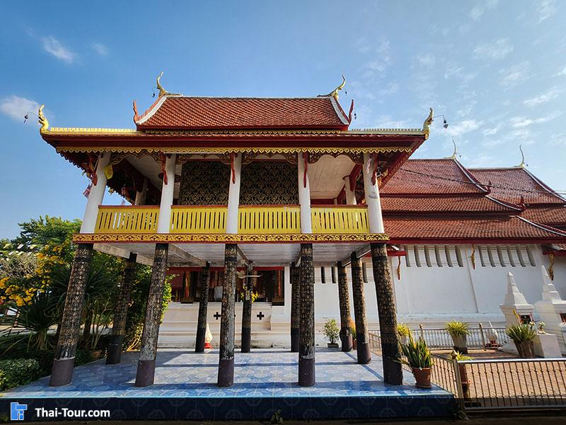 ด้านนอกของ วัดพระนอน