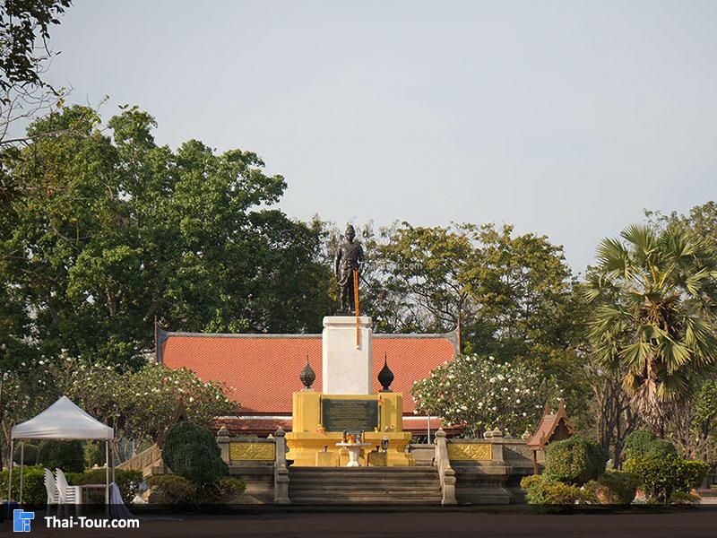 พระบรมราชานุสาวรีย์พระเจ้าอู่ทอง