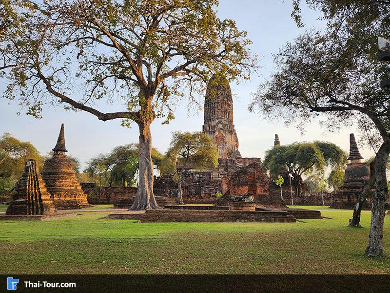 บรรยากาศ วัดพระรามและบึงพระราม
