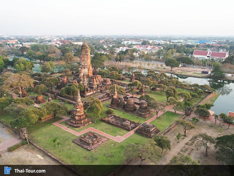 ภาพมุมสูง วัดพระรามและบึงพระราม