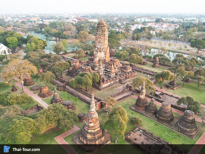 ภาพมุมสูง วัดพระรามและบึงพระราม