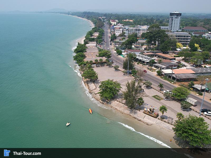 ภาพมุมสูงหาดแหลมแม่พิมพ์