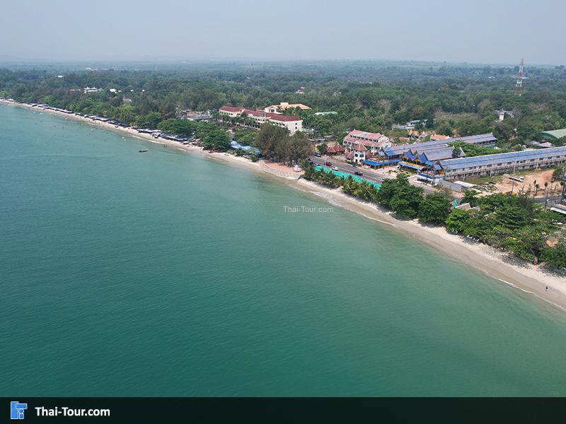 ภาพมุมสูงหาดแหลมแม่พิมพ์