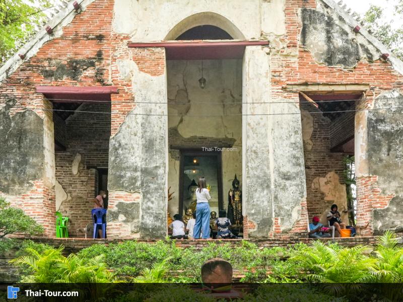 ด้านนอก วัดแม่นางปลื้ม