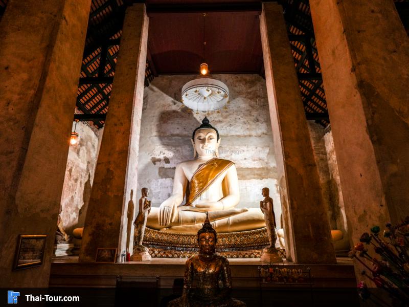 พระประทาน วัดแม่นางปลื้ม