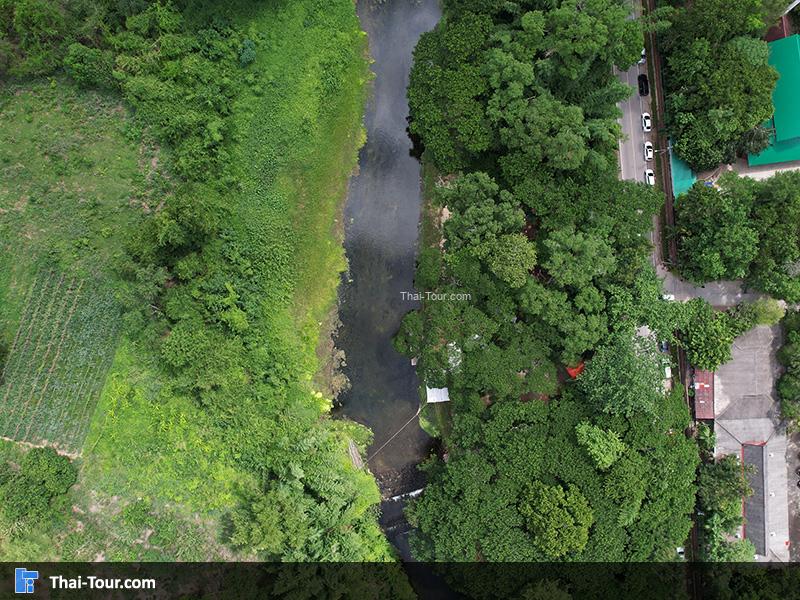 ภาพมุมสูง ตลาดโอ๊ะป่อย