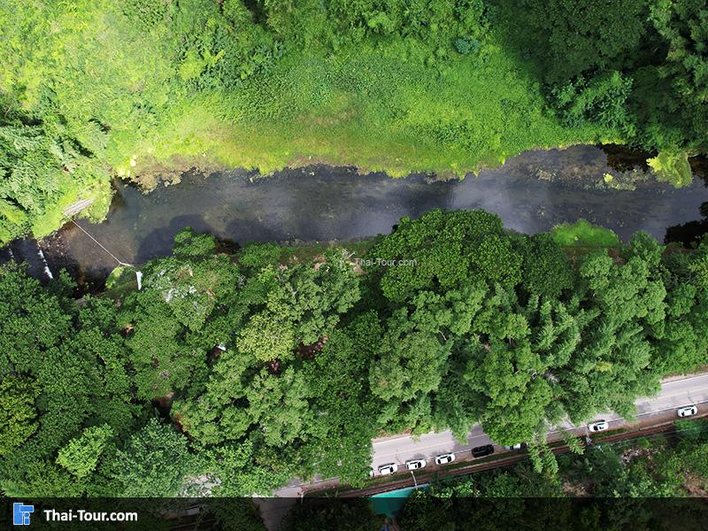 ภาพมุมสูง ตลาดโอ๊ะป่อย