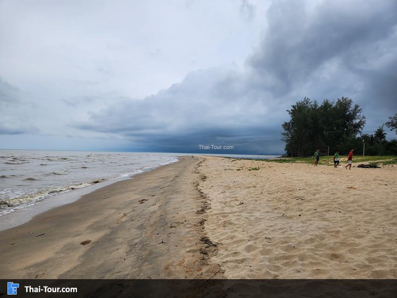 ด้านหน้า  หาดละแม