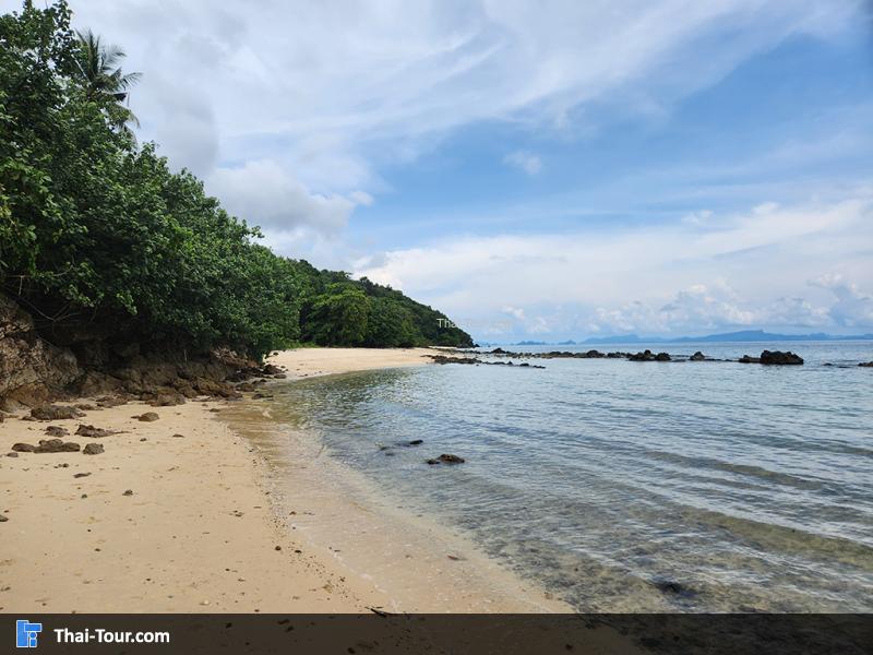 ภาพมุมสูง อ่าวทราย