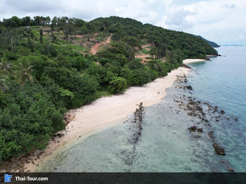 ภาพมุมสูง อ่าวทราย