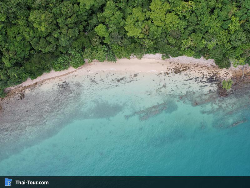 ภาพมุมสูง อ่าวทราย