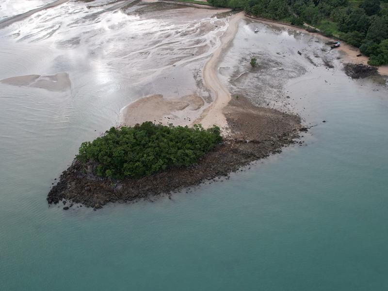 ภาพมุมสูง หาดท่าเขา