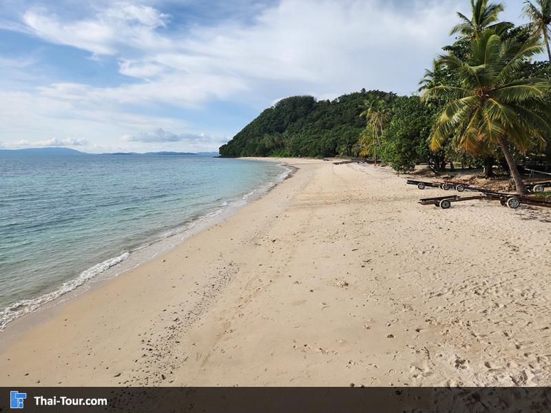 ด้านหน้าชายหาด หาดโล๊ะจาก